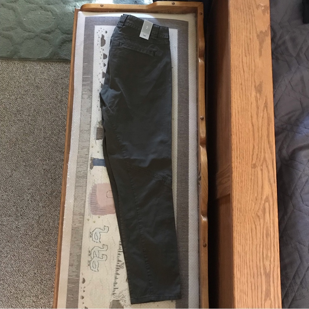 NWT Gap Army Green Ankle Pants - Picture 3 of 7